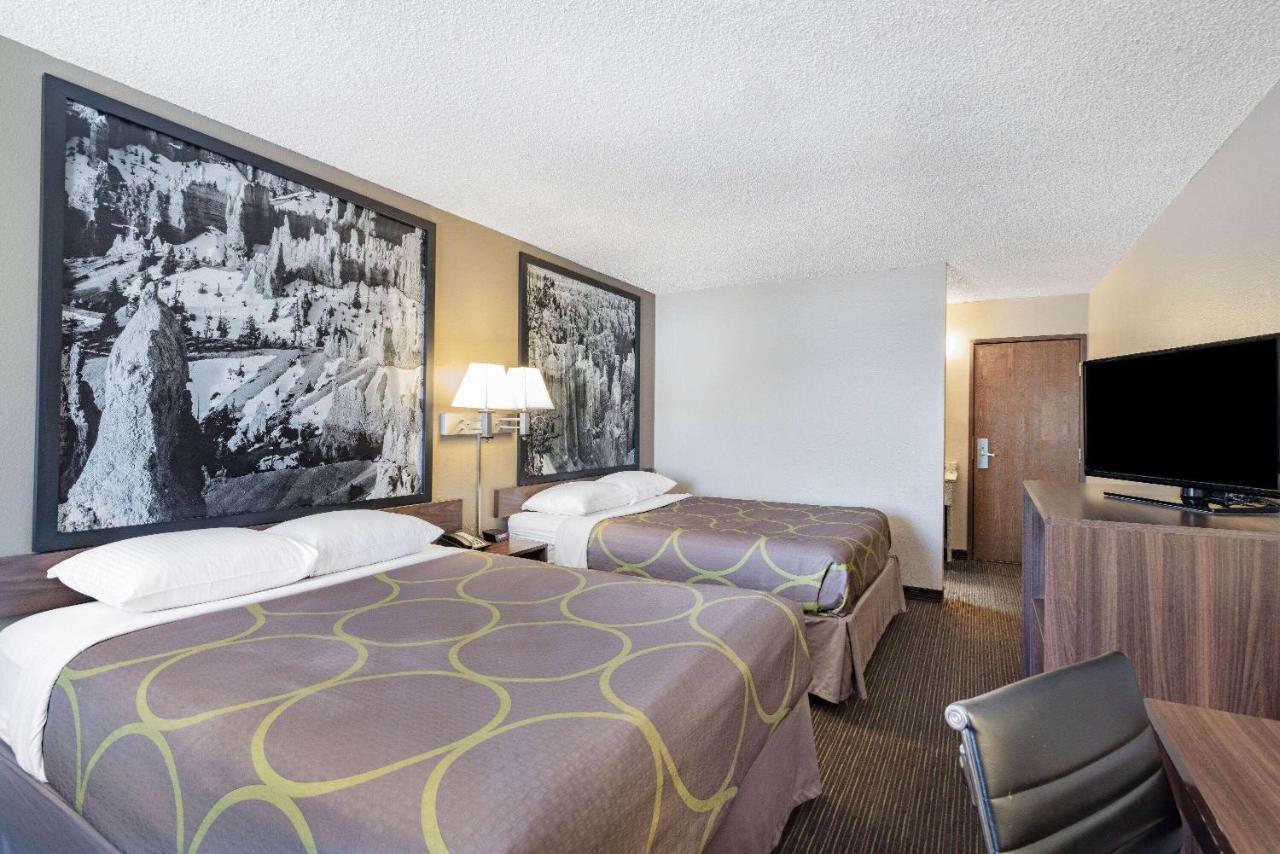 Hotel Super 8 by Wyndham Richfield UT Exterior foto