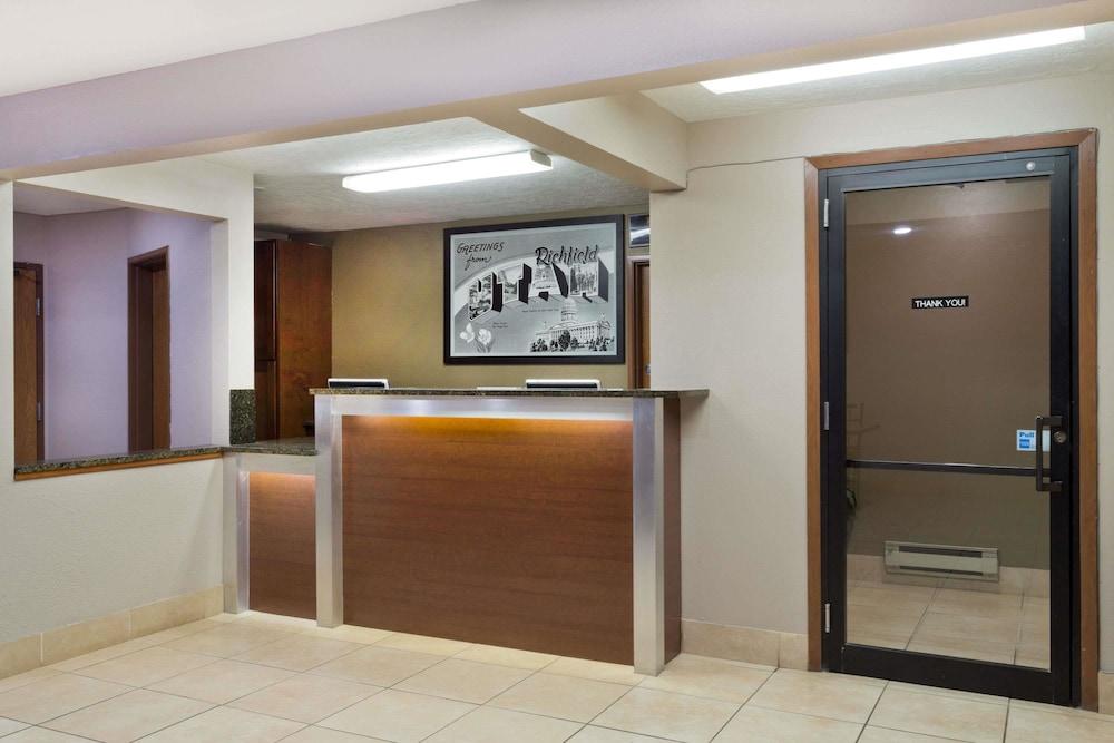 Hotel Super 8 by Wyndham Richfield UT Exterior foto