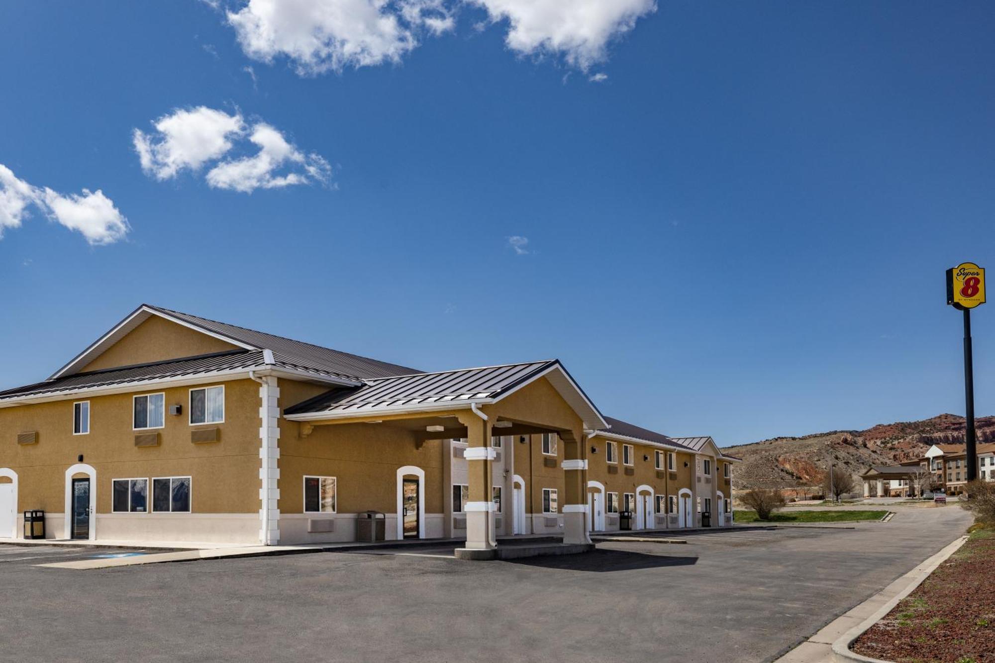 Hotel Super 8 by Wyndham Richfield UT Exterior foto